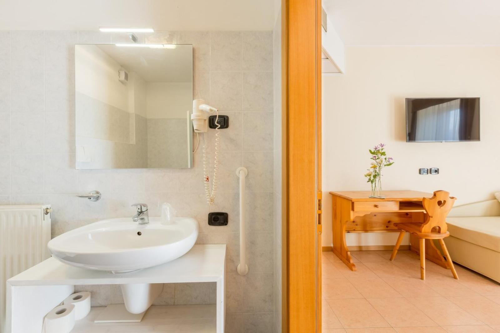 加尔达湖滨Agritur Eden Marone别墅 外观 照片