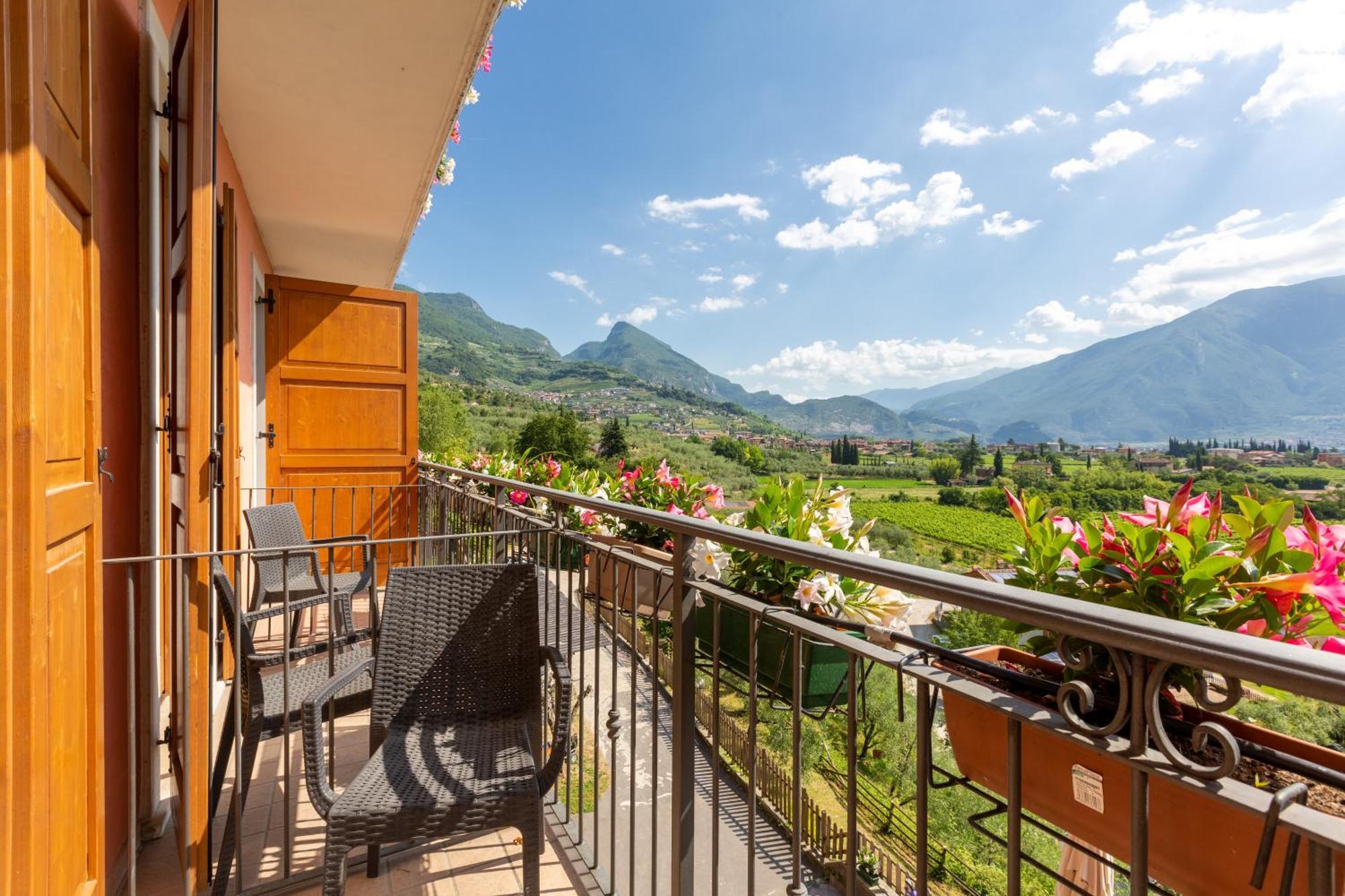 加尔达湖滨Agritur Eden Marone别墅 外观 照片